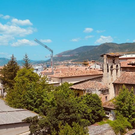 La Piazzetta Villa L'Aquila Bagian luar foto