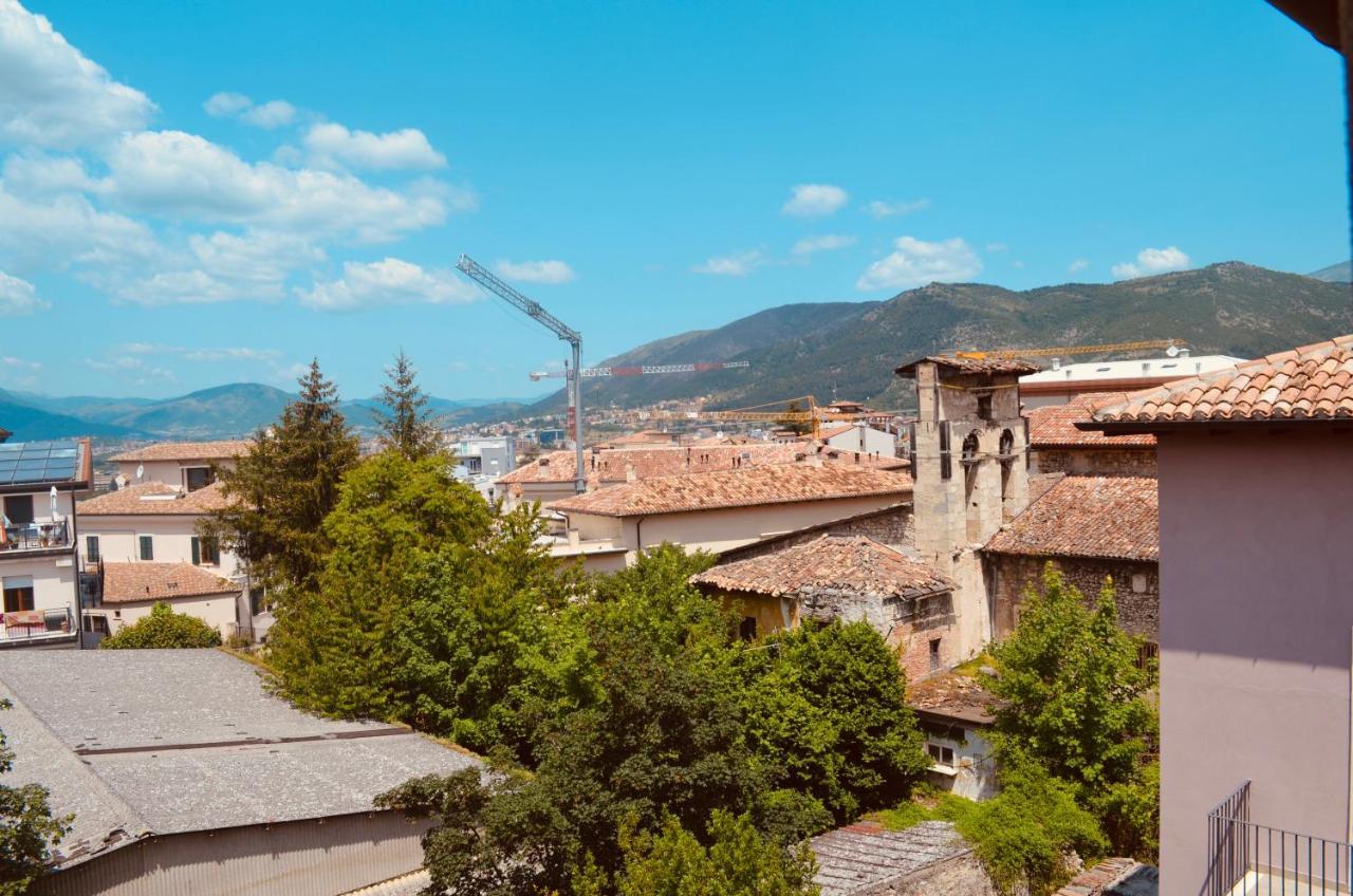 La Piazzetta Villa L'Aquila Bagian luar foto